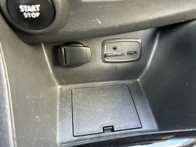 Renault Clio Estate 0.9 TCe Intens 2018 Benzine 16