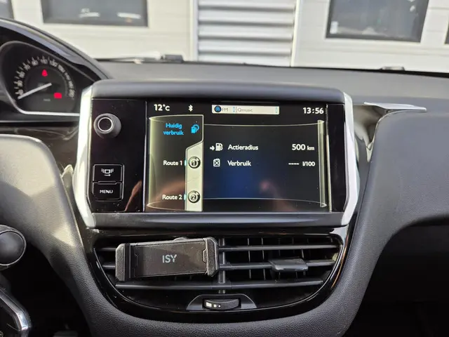 Peugeot 208 1.2 VTi Urban Soul 2013 Benzine 24