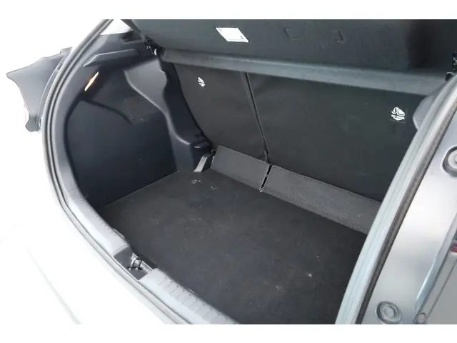 Toyota Yaris 1.5 VVT-i Dynamic 2023 Benzine 24