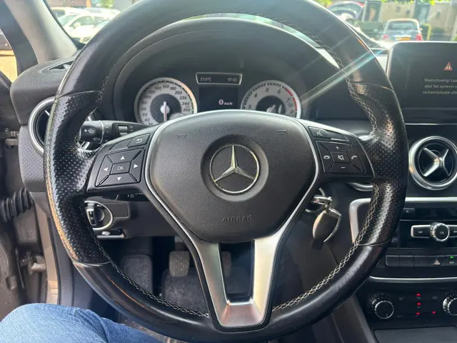 Mercedes-Benz A-Klasse 180 Prestige 2013 Benzine 9