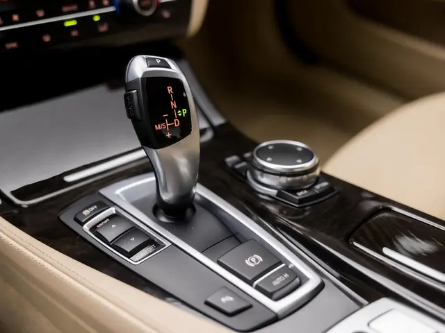 BMW 5 Serie 535i High Executive 2016 Benzine 12