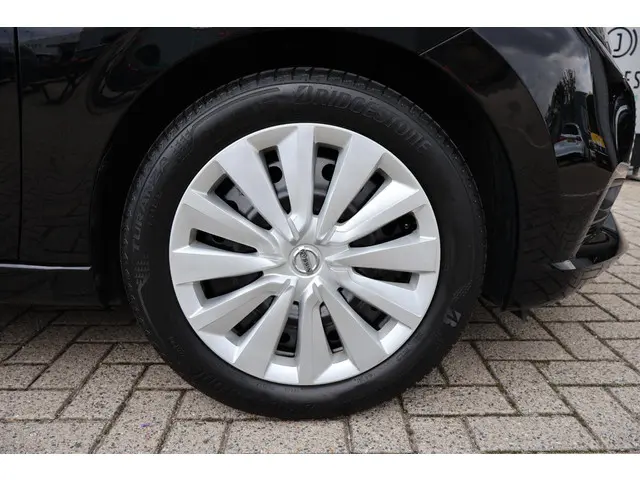 Nissan Micra 1.0 Acenta 2019 Benzine 15