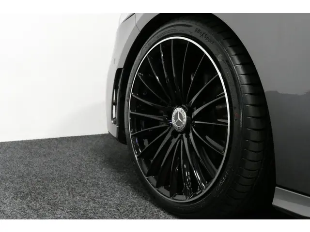 Mercedes-Benz A-Klasse 200 AMG Line 2021 Benzine 22