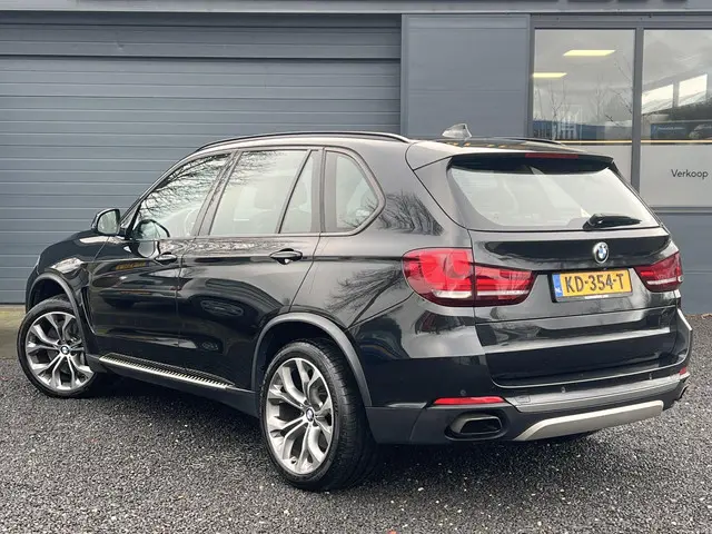 BMW X5 xDrive 50i High Executive 2013 Benzine 4