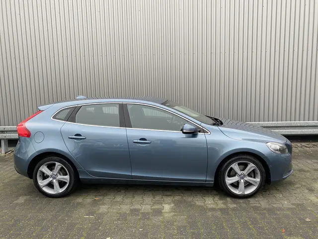 Volvo V40 1.6 T3 Summum 2012 Benzine 10