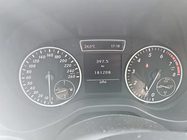 Mercedes-Benz A-Klasse 180 2013 Benzine 7