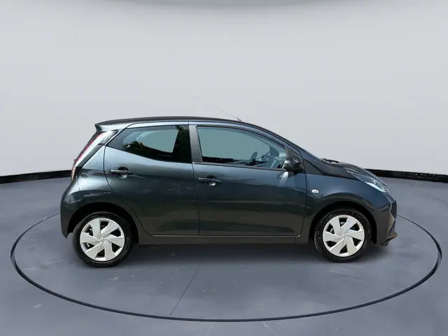 Toyota Aygo 1.0 VVT-i x-play AUTOMAAT 2016 Benzine 5
