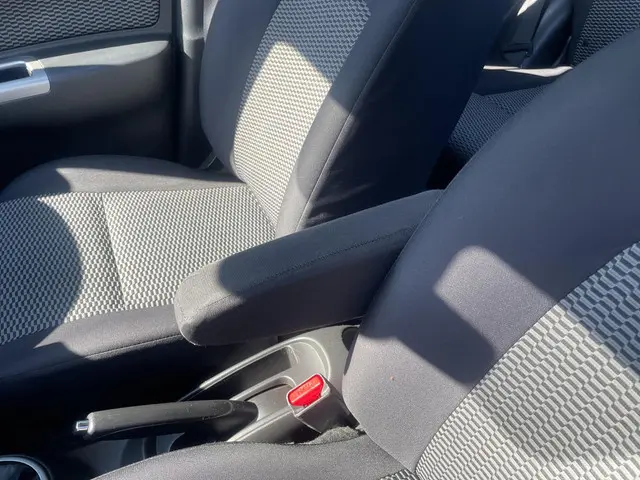 Nissan Micra 1.2 Connect Edition 2015 Benzine 17