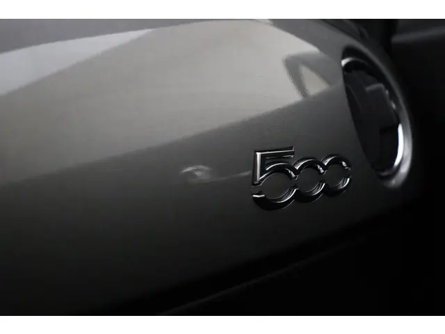 Fiat 500C 1.0 Hybrid Dolcevita 2024 Benzine 23