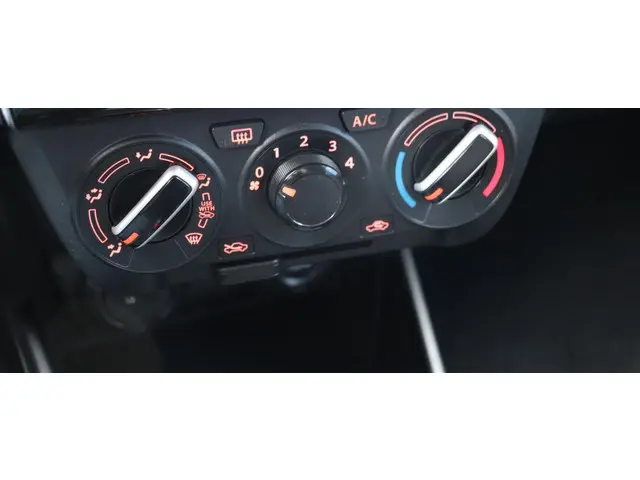Suzuki Swift 1.2 Select 2018 Benzine 11