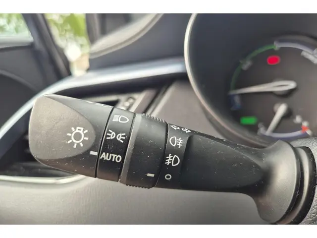 Toyota C-HR 1.8 Hybrid Dynamic 2021 Hybride Benzine 24