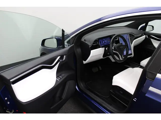 Tesla Model X 90D Base 2017 Elektrisch 6