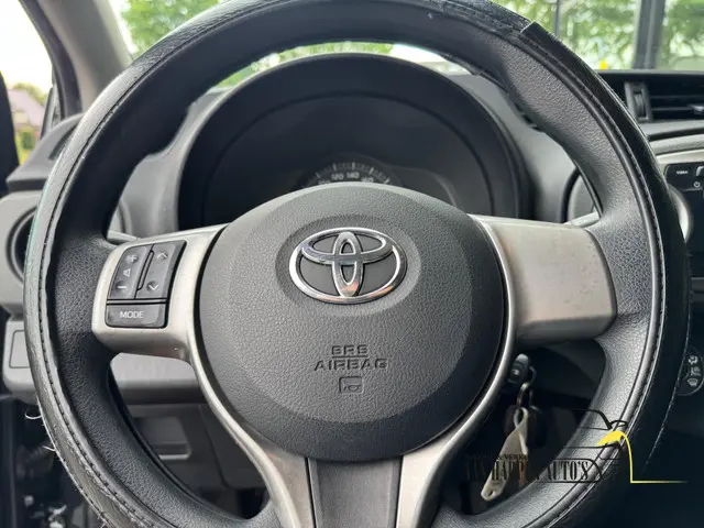 Toyota Yaris 1.3 VVT-i Now 2014 Benzine 18