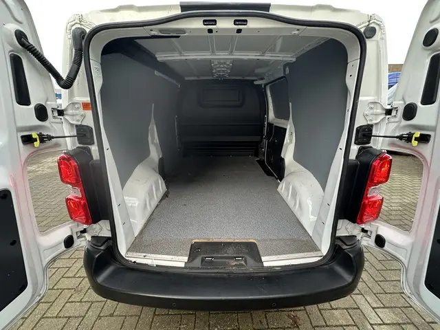 Toyota ProAce Worker 2.0 D-4D 145PK 2022 Diesel 9