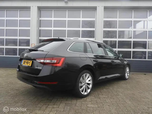 Škoda Superb Combi 1.8 TSI Business 2016 Benzine 6