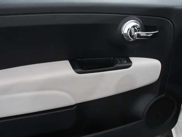 Fiat 500 1.0 Hybrid Dolcevita 2022 Benzine 13