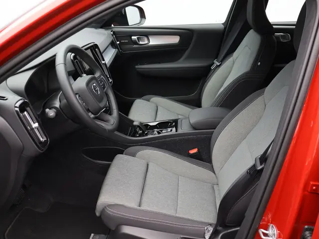 Volvo XC40 2.0 B4 Plus Dark 2025 Benzine 5