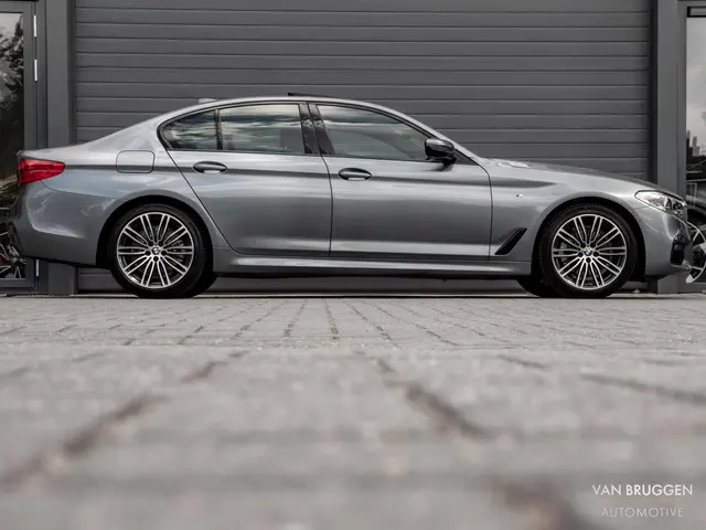 BMW 5 Serie 520i High Executive M-Sport 2019 Benzine 14