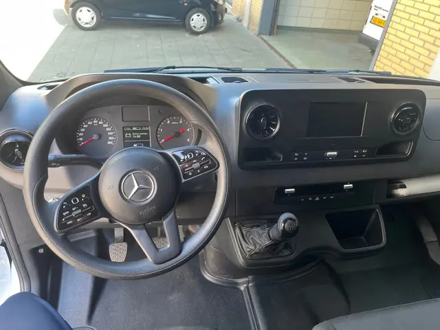 Mercedes-Benz Sprinter 317 1.9 CDI L2H2 2022 Diesel 5