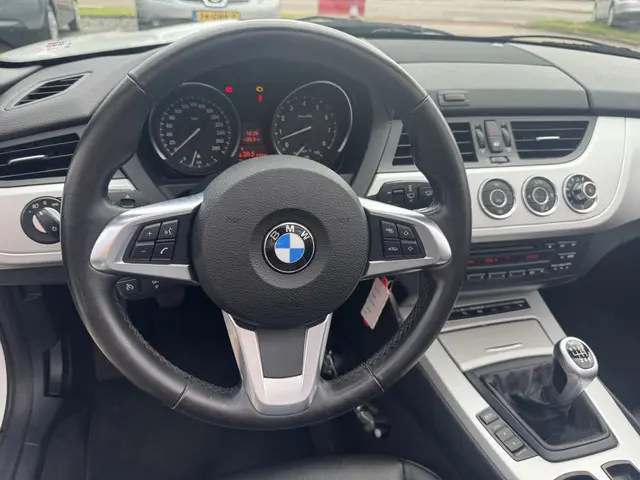 BMW Z4 Roadster sDrive20i Executive 2012 Benzine 4