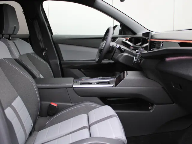 Opel Grandland 1.2 Turbo Hybrid GS 2024 Hybride Benzine 6