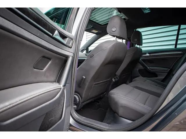 Volkswagen Golf 2.0 TSI 4Motion R 2017 Benzine 13