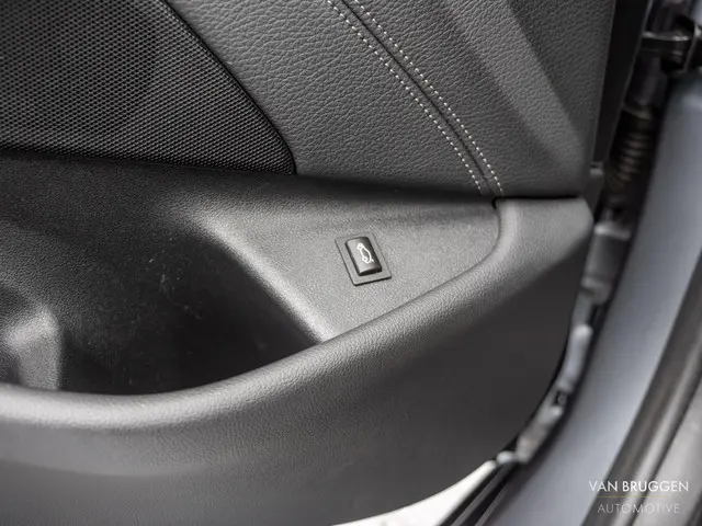 BMW 5 Serie 520i High Executive M-Sport 2019 Benzine 40