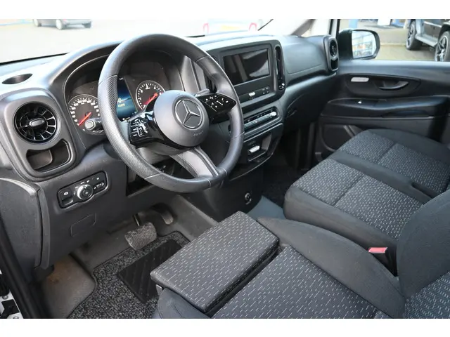 Mercedes-Benz Vito 116 CDI L2 Pro 2024 Diesel 4