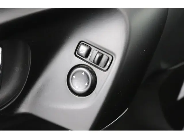 Renault Kadjar TCe 130 EDC Limited 2017 Benzine 23