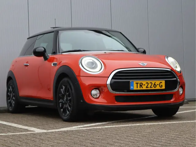 MINI Cooper Pepper 2018 Benzine 20