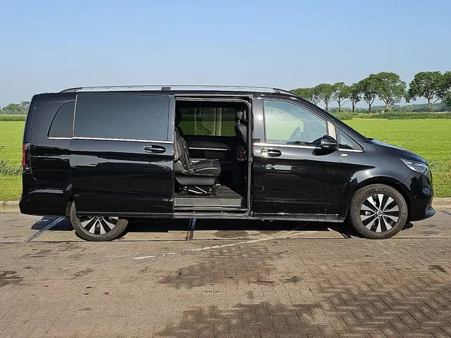 Mercedes-Benz V-Klasse 300 CDI 2024 Diesel 21