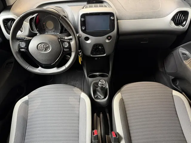 Toyota Aygo 1.0 VVT-i x-joy 2020 Benzine 17