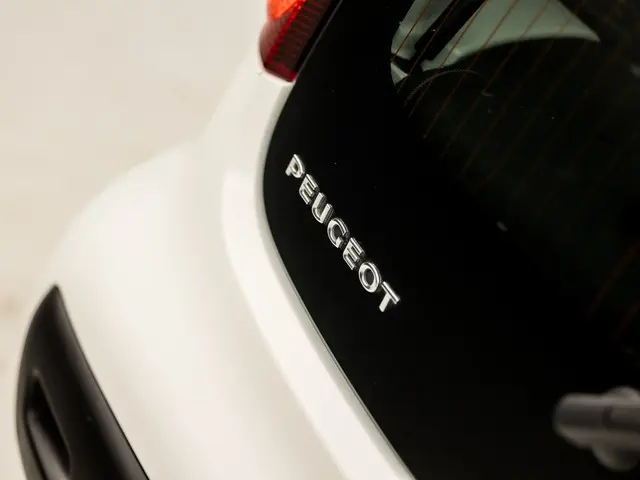 Peugeot 107 1.0 Active Sport 2014 Benzine 23