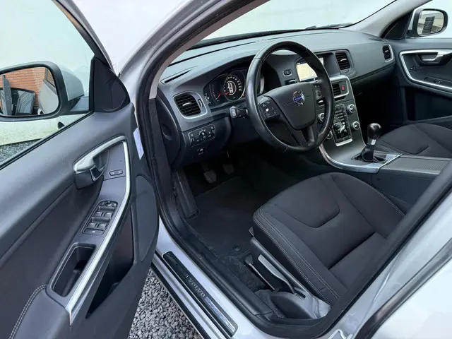 Volvo V60 3