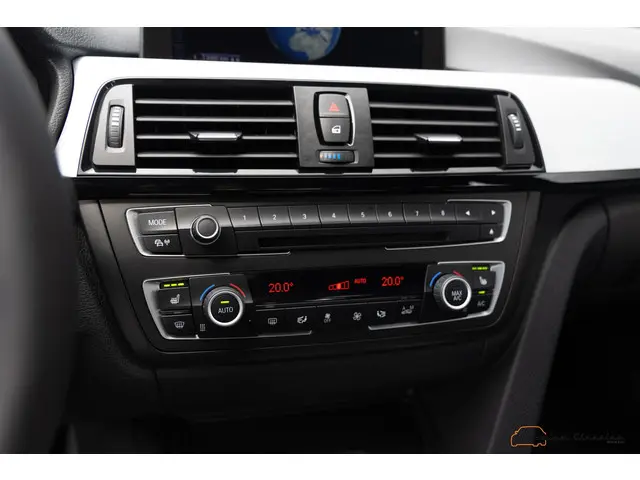 BMW 3 Serie Touring 330d High Executive 2012 Diesel 36