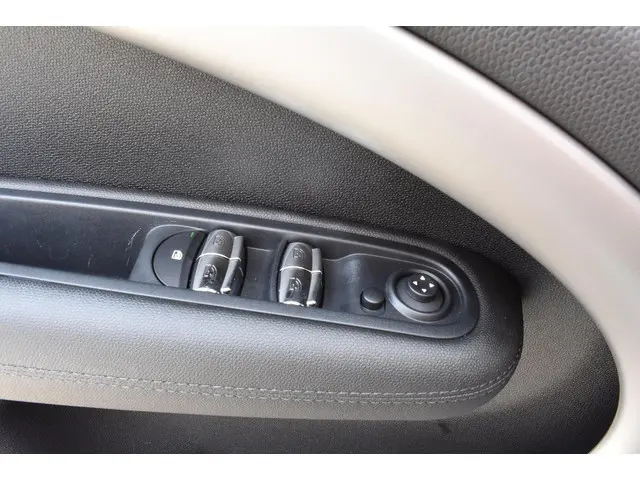 MINI Countryman Mini 1.6 Cooper Pepper 2016 Benzine 26