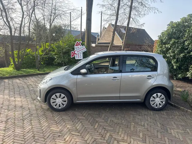 Volkswagen up! 1.0 camera/pdc/telefoon 2021 Benzine 5