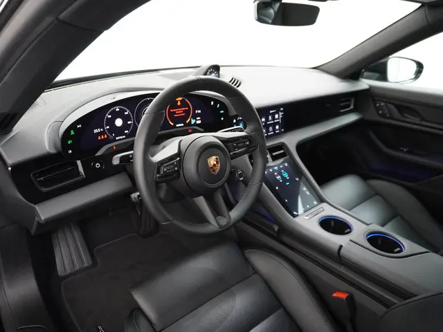 Porsche Taycan Sport Turismo 83 kWh 2022 Elektrisch 17