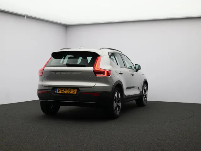 Volvo XC40 2.0 B4 Plus Dark 2025 Benzine 26
