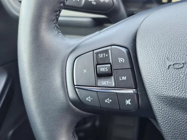 Ford Kuga 2.5 PHEV Titanium X 2023 Hybride Benzine 15