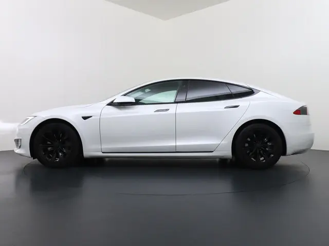 Tesla Model S Long Range RAVEN 2020 Elektrisch 4