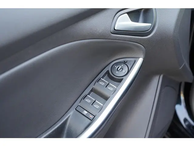 Ford Focus Wagon 2.0 EcoBoost ST-3 2014 Benzine 27