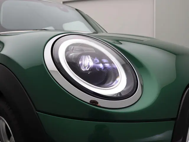 MINI 5-Deurs One 2022 Benzine 17