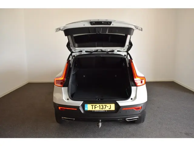 Volvo XC40 2.0 T4 190pk AUT8 R-Design 2018 Benzine 23