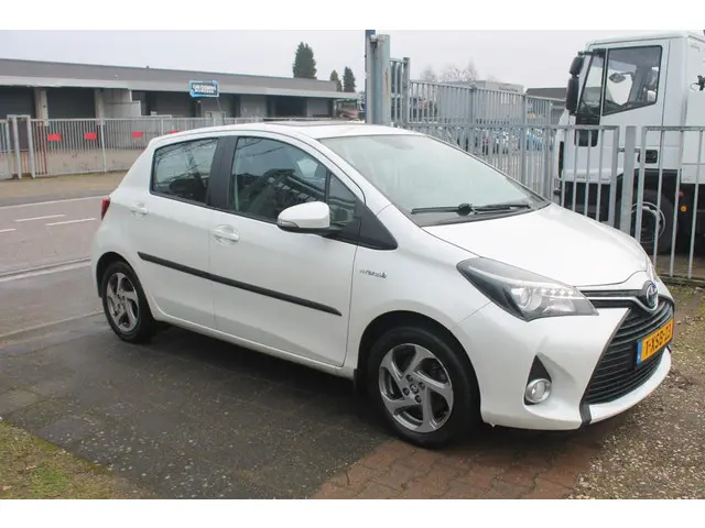 Toyota Yaris 1.5 Hybrid Aspiration 2014 Hybride Benzine 2