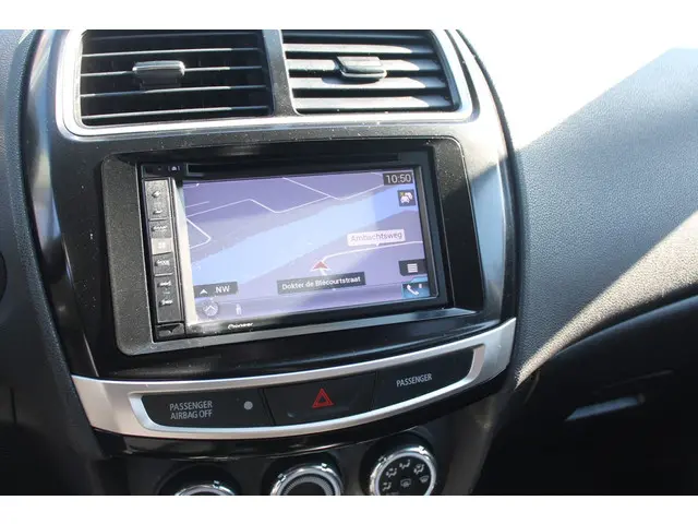 Mitsubishi ASX 1.6 Cleartec Invite+ 2015 Benzine 13