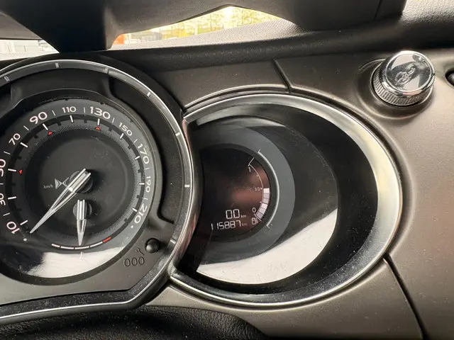 DS DS 3 1.2 PureTech So Chic 2016 Benzine 16