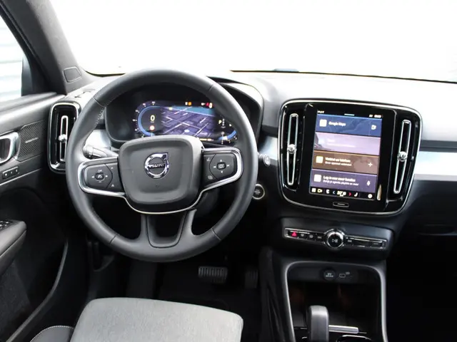 Volvo XC40 2.0 B4 Plus Dark 2024 Benzine 18