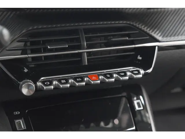 Peugeot 208 PureTech 100 Allure Pack 2023 Benzine 43