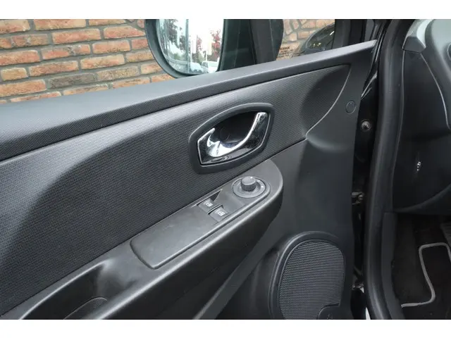 Renault Clio 0.9 TCe Expression 2014 Benzine 9